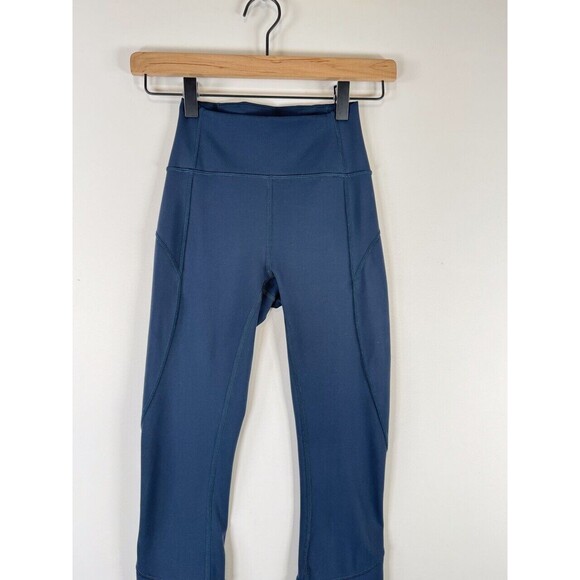 Lululemon Womens Pants Blue In Movement Crop Leggings Pull On Stretch Size 2 - Picture 7 of 11